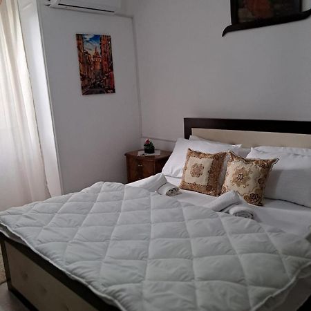 Olivia Guesthouse Gjirokastër Dış mekan fotoğraf