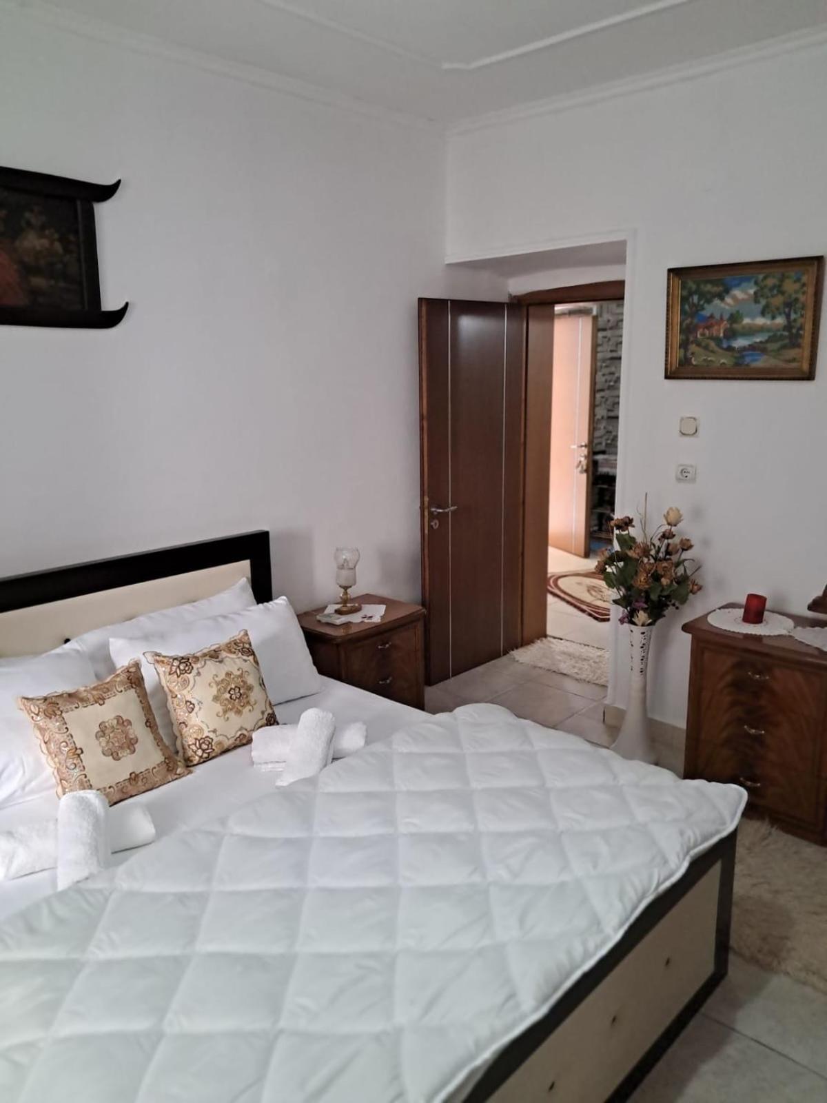 Olivia Guesthouse Gjirokastër Dış mekan fotoğraf